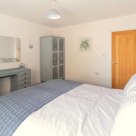 Lovely 2- Bedroom Apartment With Stunning Sea Views Worthing Exterior foto