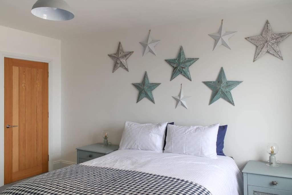 Lovely 2- Bedroom Apartment With Stunning Sea Views Worthing Exterior foto