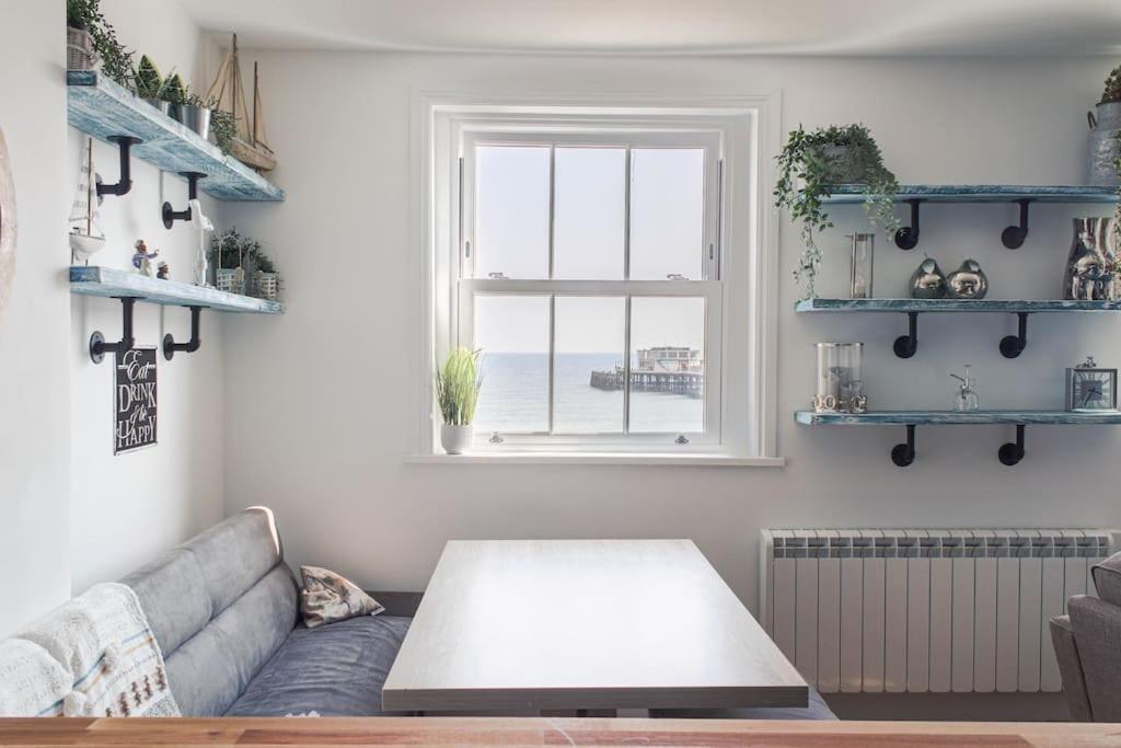 Lovely 2- Bedroom Apartment With Stunning Sea Views Worthing Exterior foto