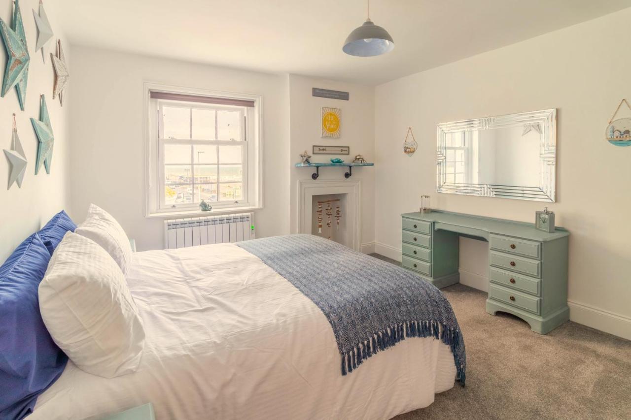 Lovely 2- Bedroom Apartment With Stunning Sea Views Worthing Exterior foto